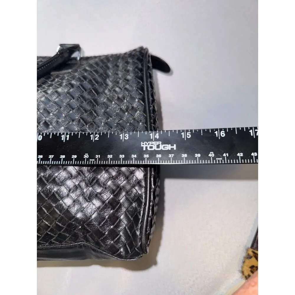 Paris Hilton Purse, Black woven faux leather, Pink interior, medium